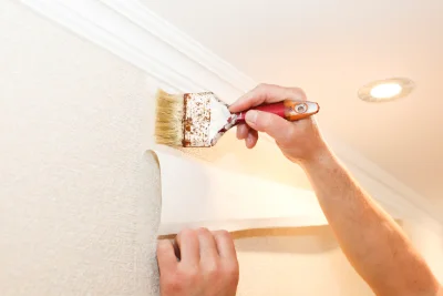Pose de papier peint à Faycelles — revêtements muraux et toiles de verre